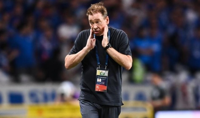 东体：斯卢茨基冒险换人变阵遭反噬，申花争冠已经没有退路